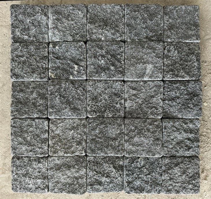 Apverstas juodo granito grindinio akmuo JRCP{0}}